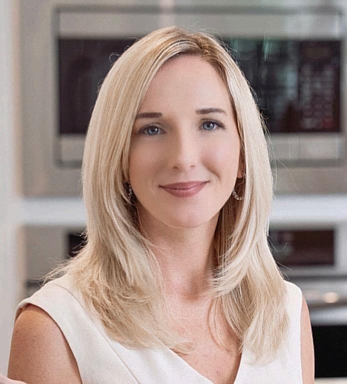 Sarah Hampton headshot